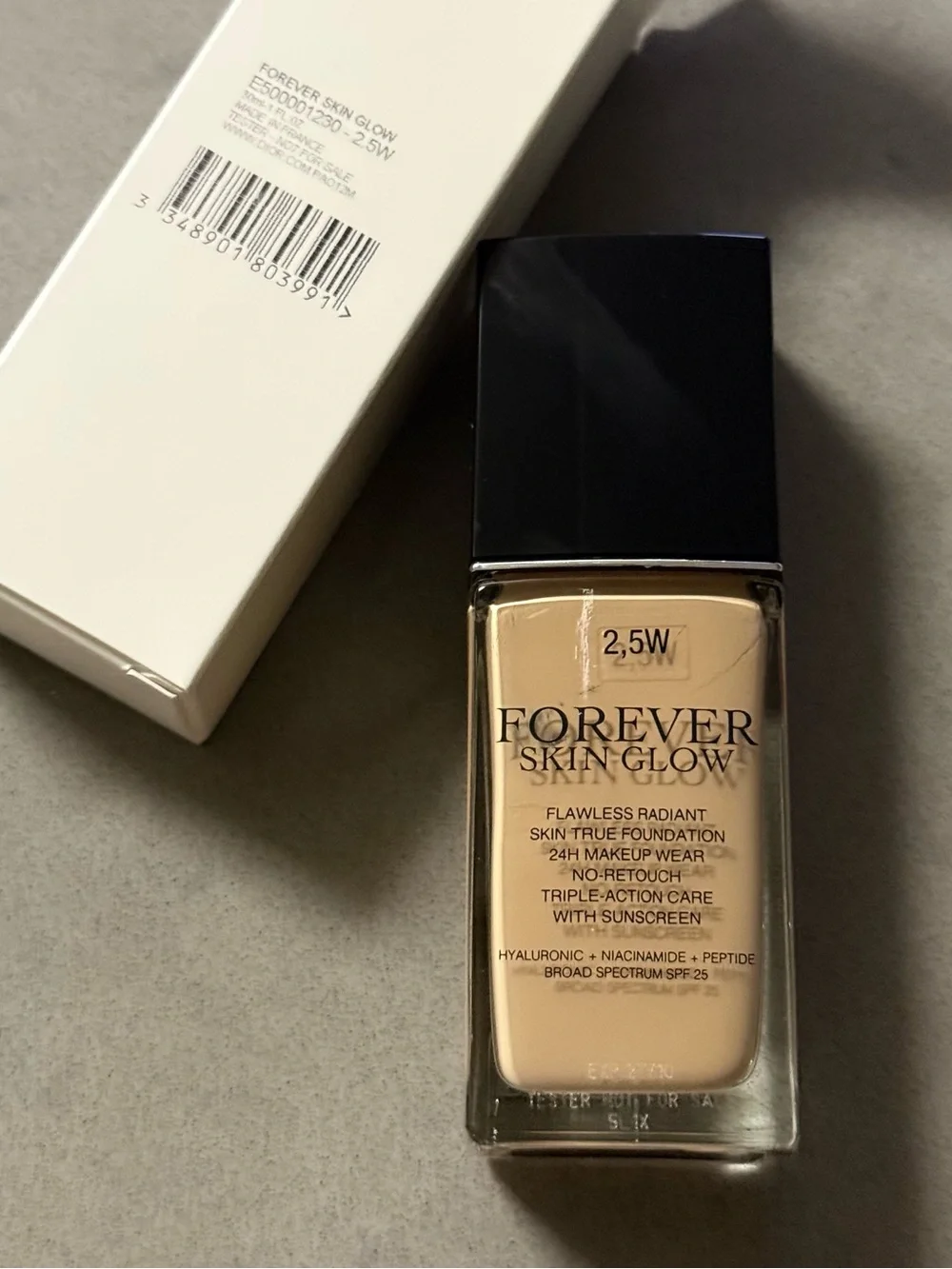 2.5W Dior Forever Skin Glow Foundation